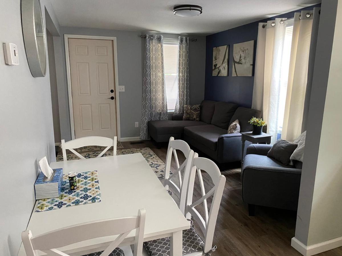 Cozy One Bedroom House Adrian Esterno foto